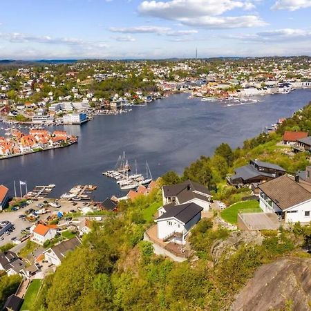 Apartment With Amazing Views - Free Parking Arendal Bagian luar foto