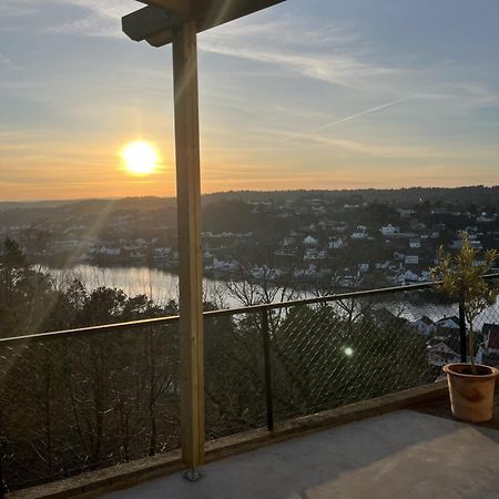 Apartment With Amazing Views - Free Parking Arendal Bagian luar foto